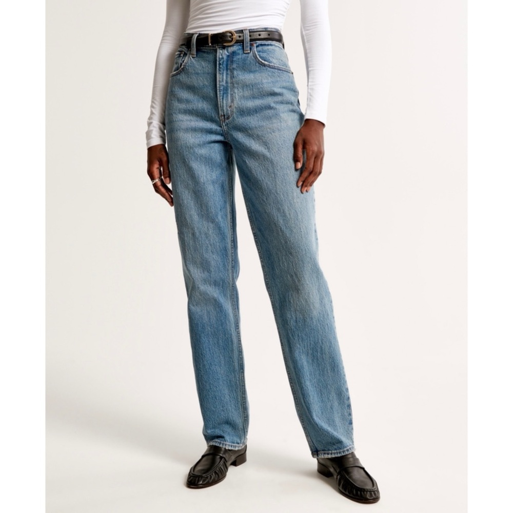 Abercrombie & Fitch Ultra High Rise 90s Straight Jean